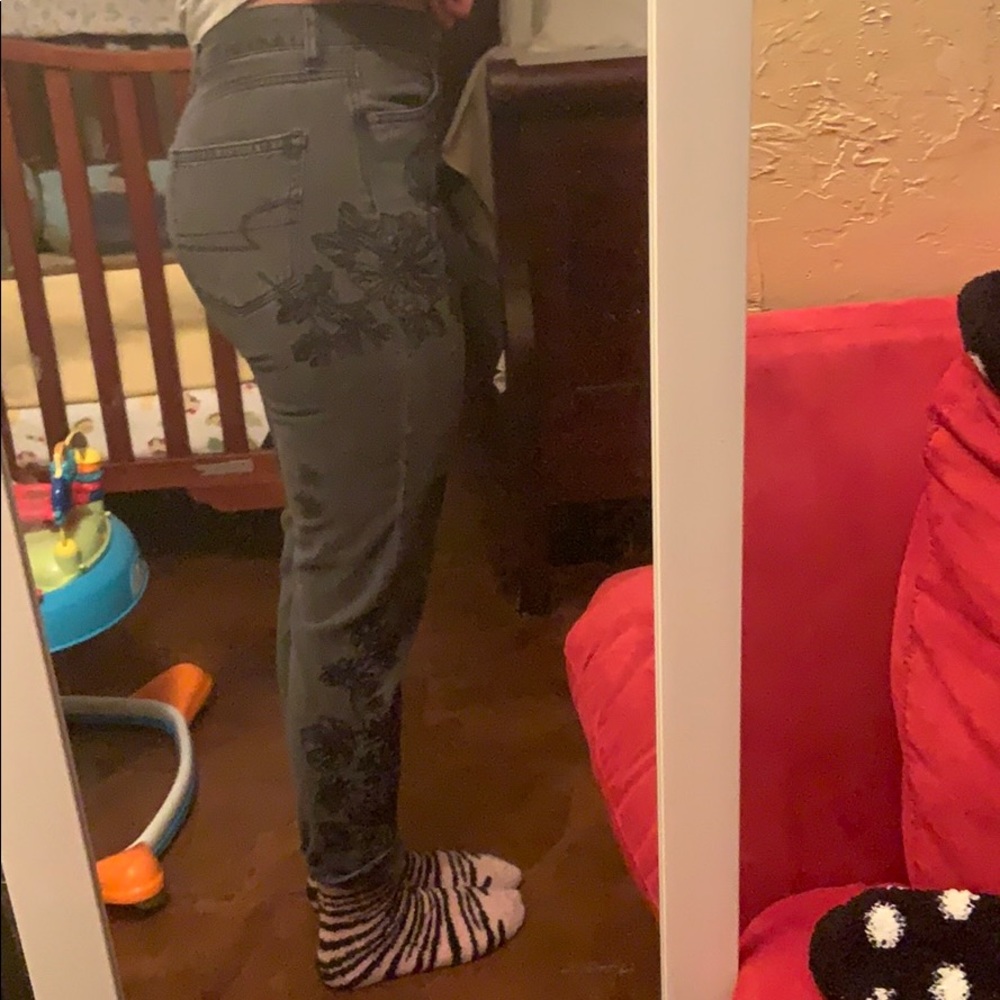 Black mom jeans